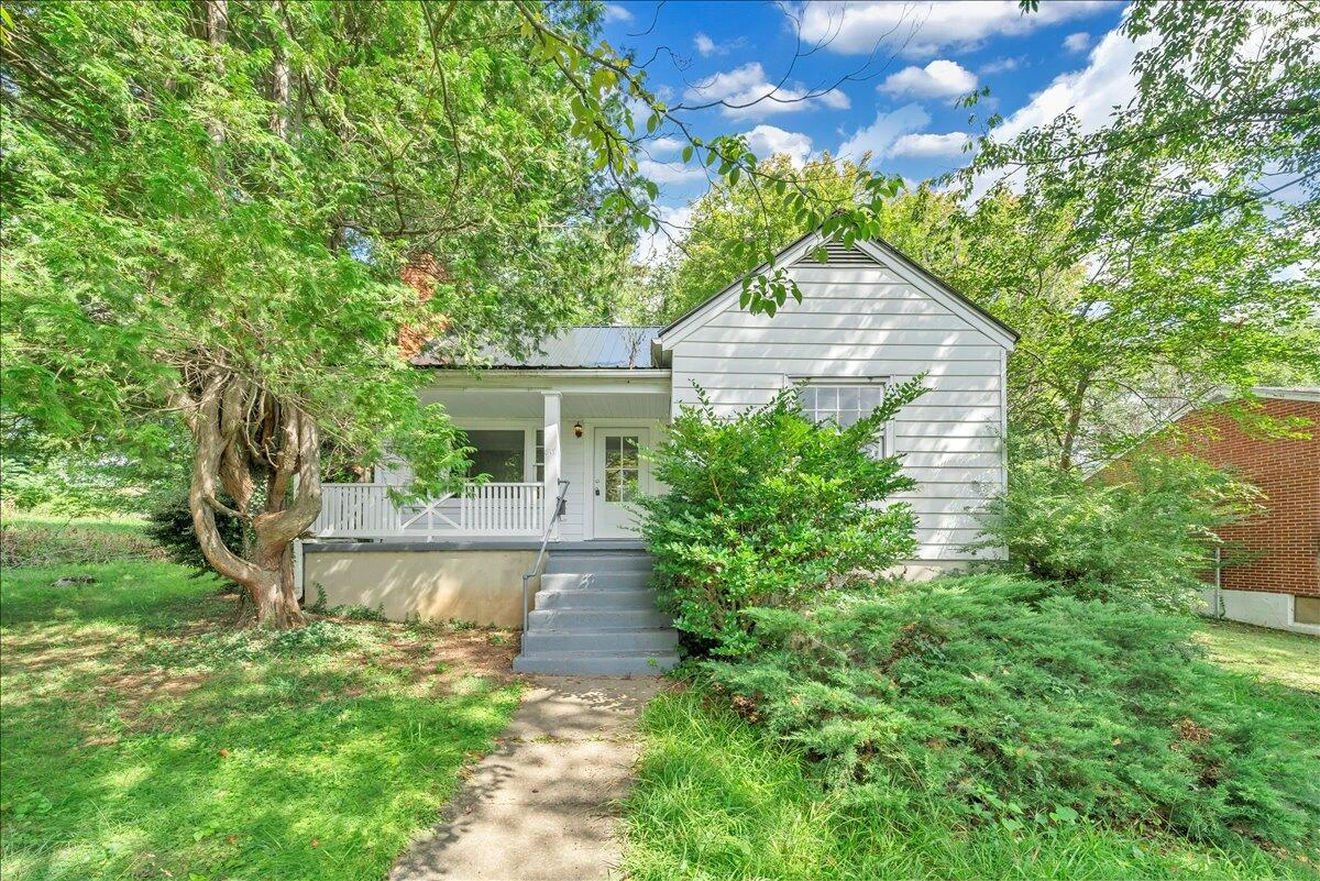 817 Hanover AVE NW - Photo 26