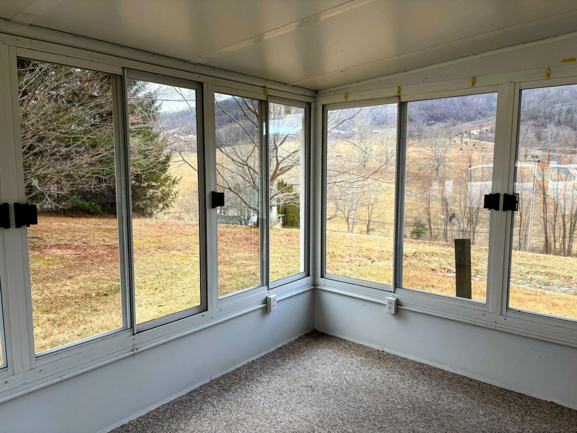 6701 Valley View DR - Photo 16