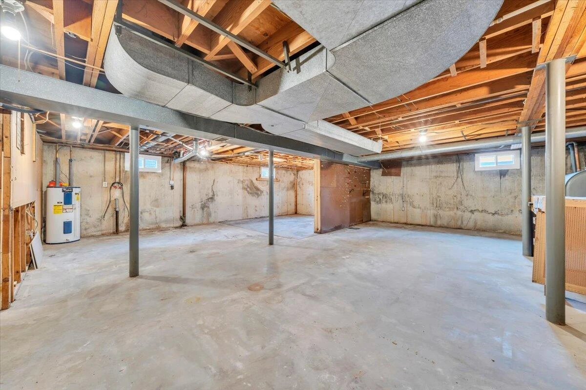 453 Howard DR - Photo 36