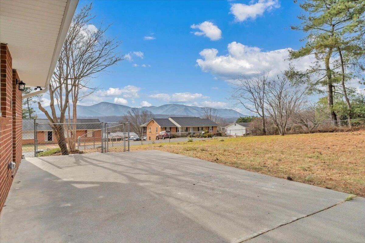 453 Howard DR - Photo 42