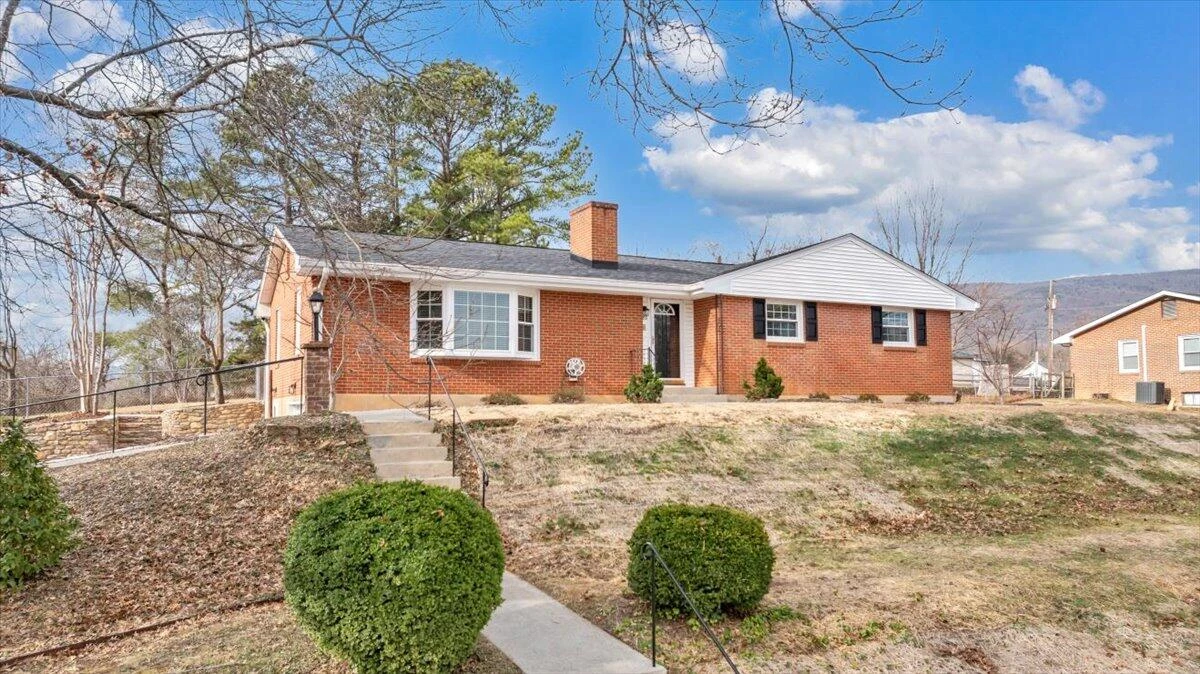 453 Howard DR - Photo 7