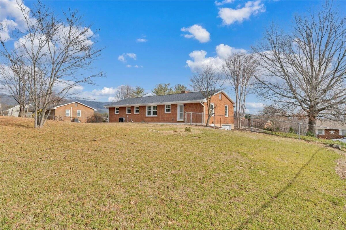 453 Howard DR - Photo 46