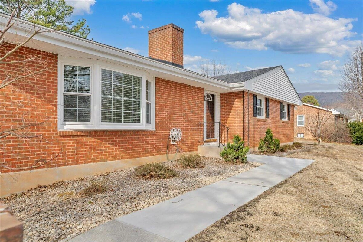 453 Howard DR - Photo 8