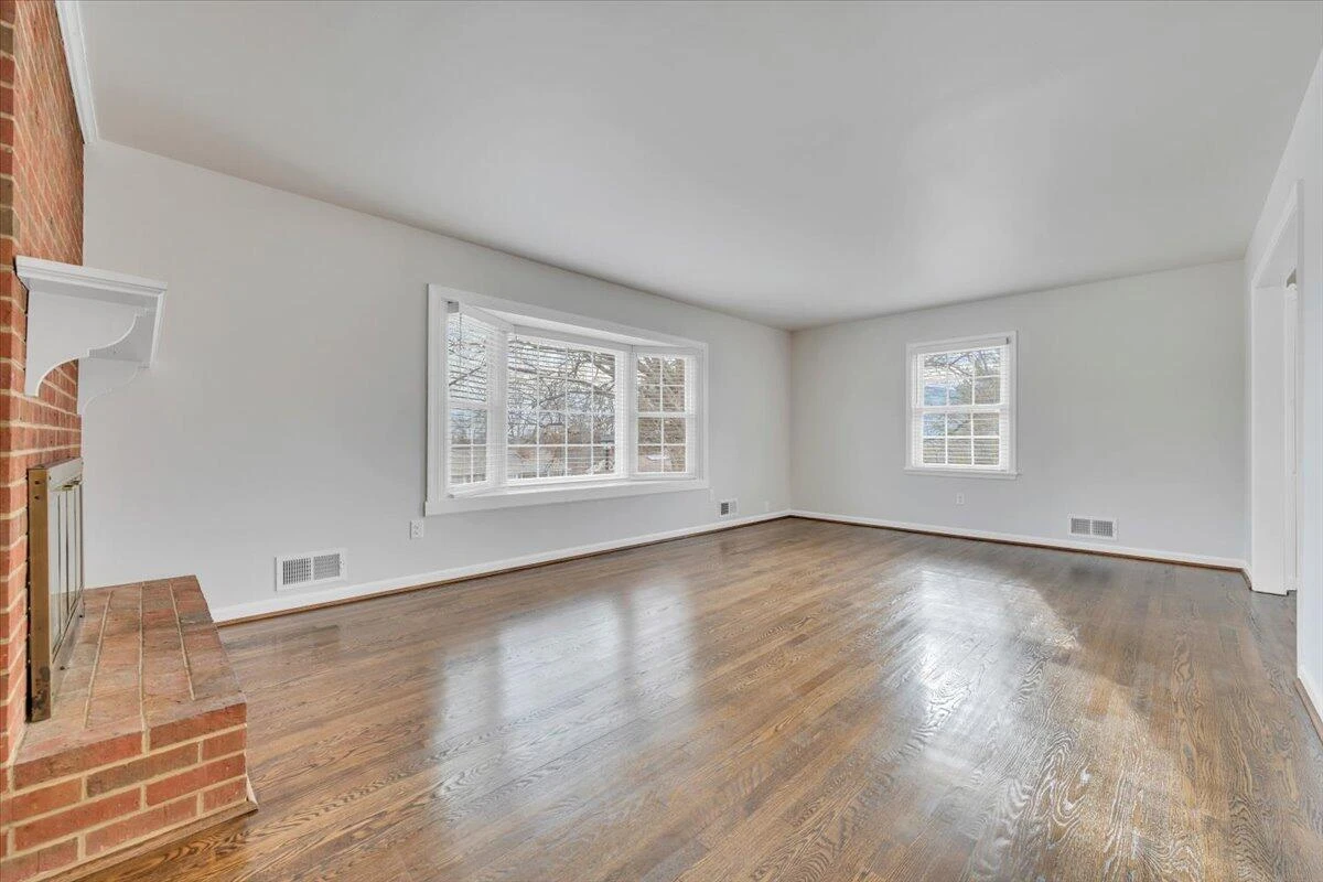 453 Howard DR - Photo 11