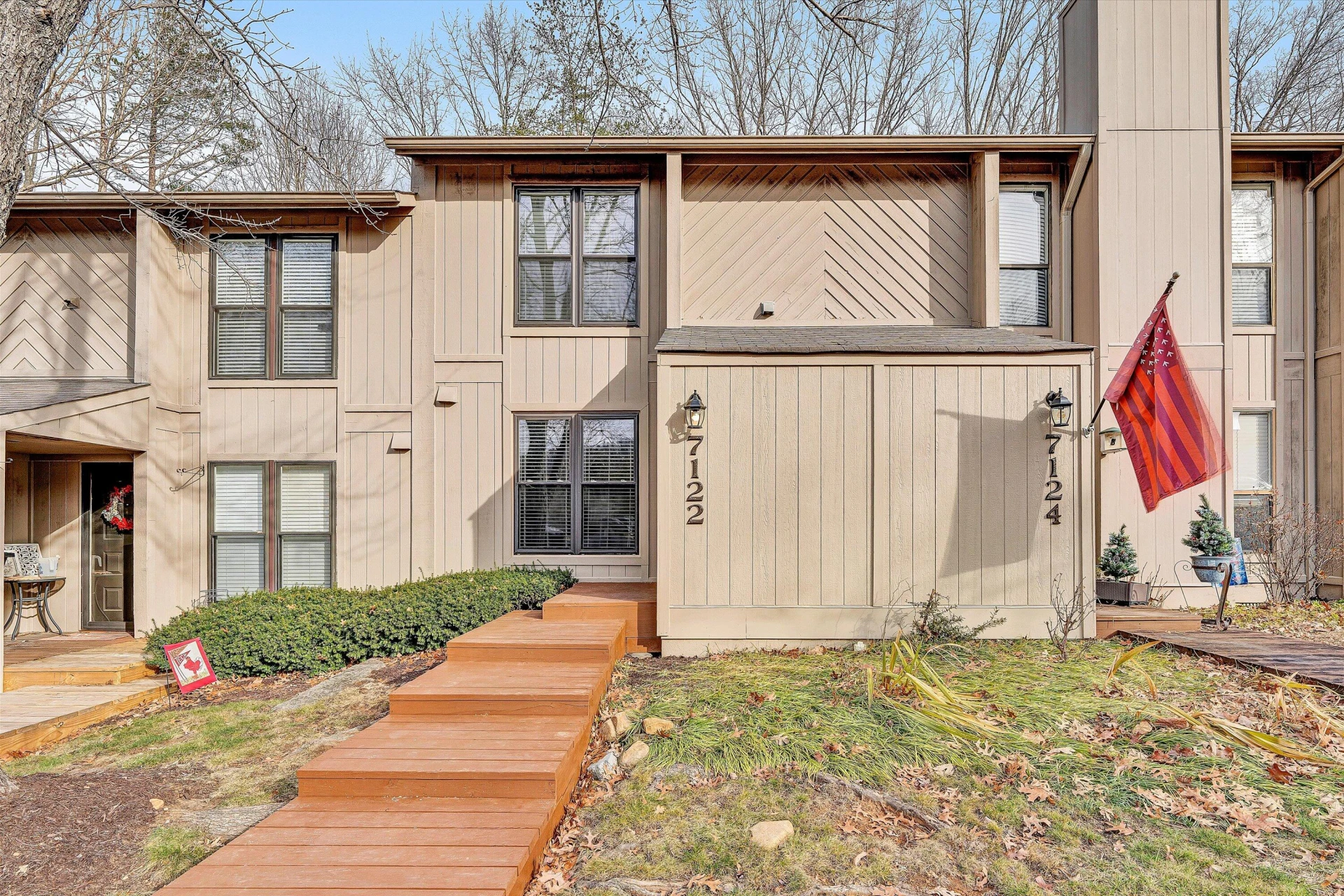 7122 Woods Crossing DR