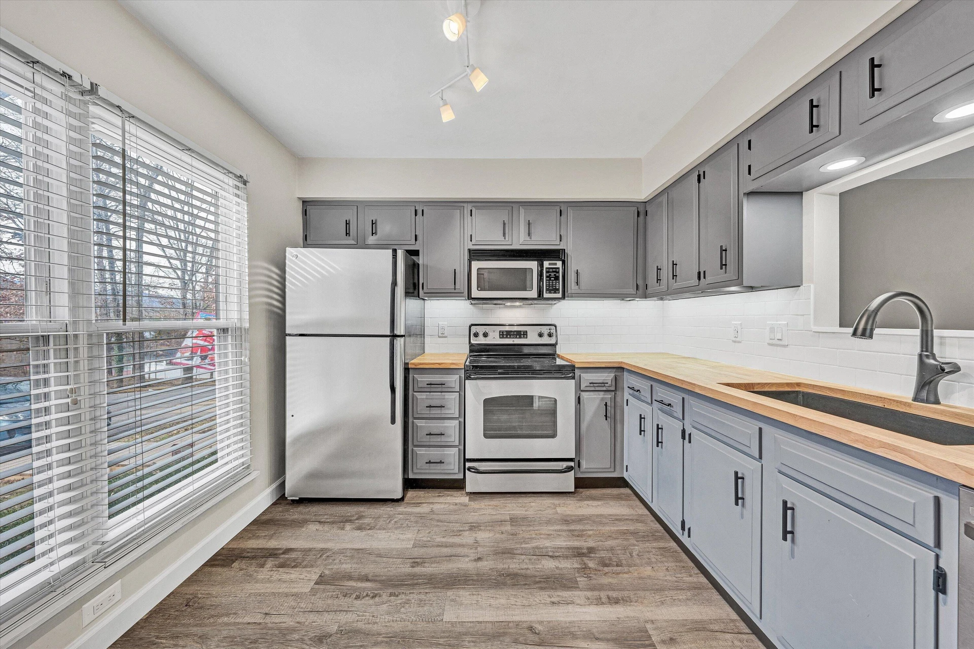 7122 Woods Crossing DR - Photo 8