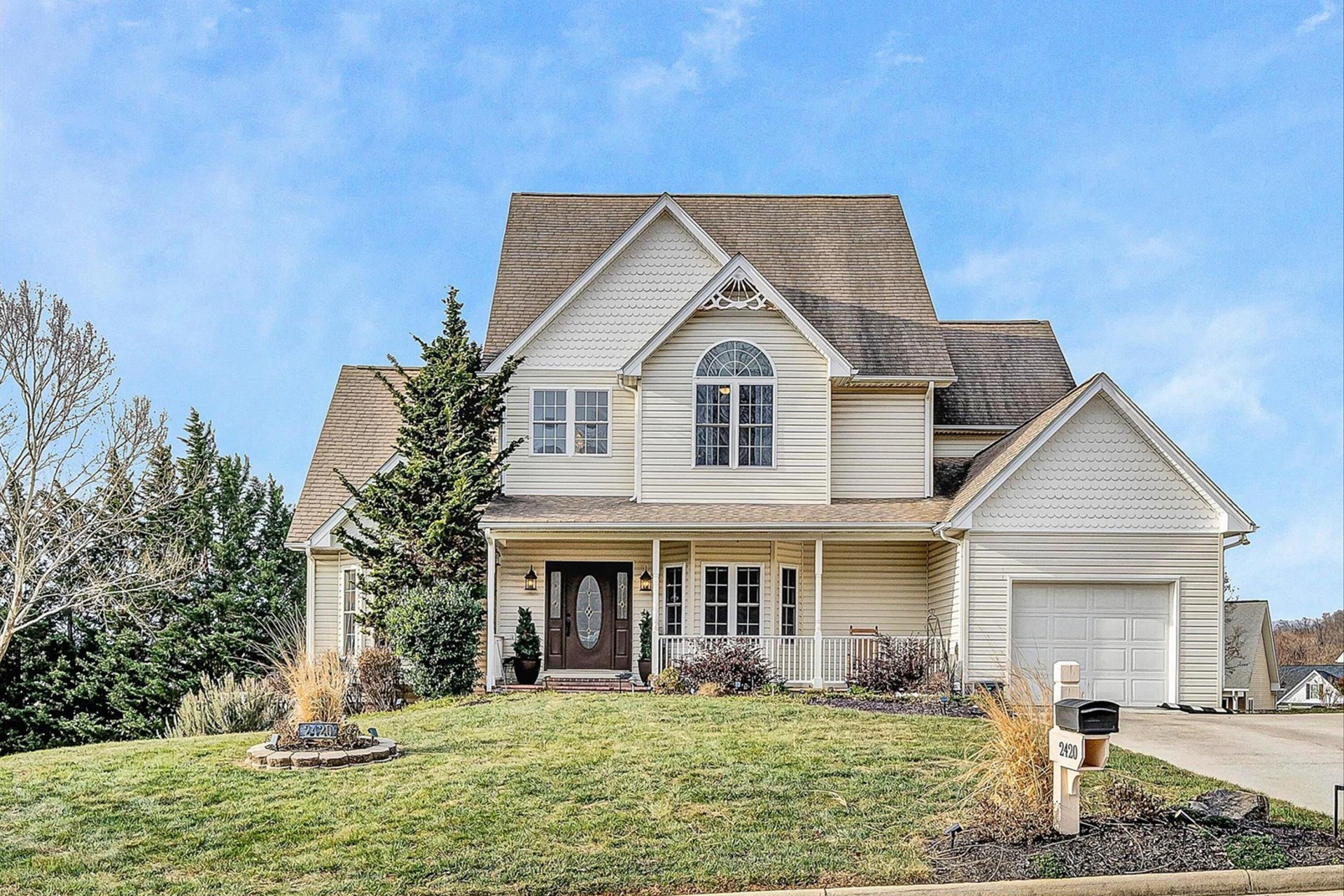 2420 Wolf Crest