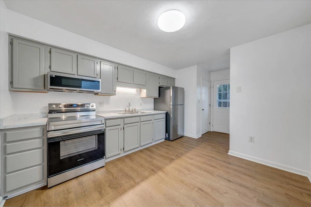 1208 Cleveland AVE SW - Photo 11