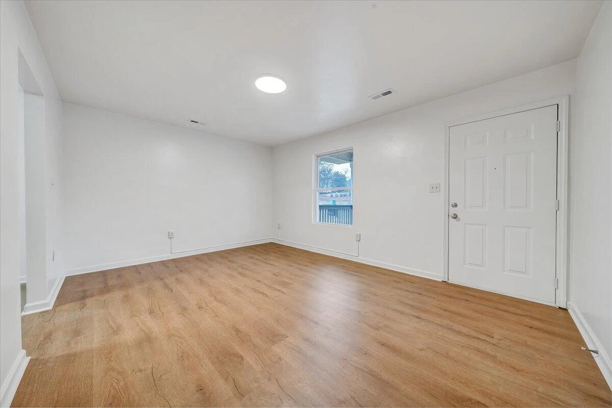 1208 Cleveland AVE SW - Photo 7
