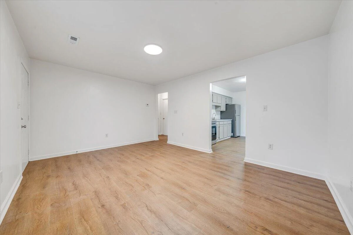 1208 Cleveland AVE SW - Photo 8