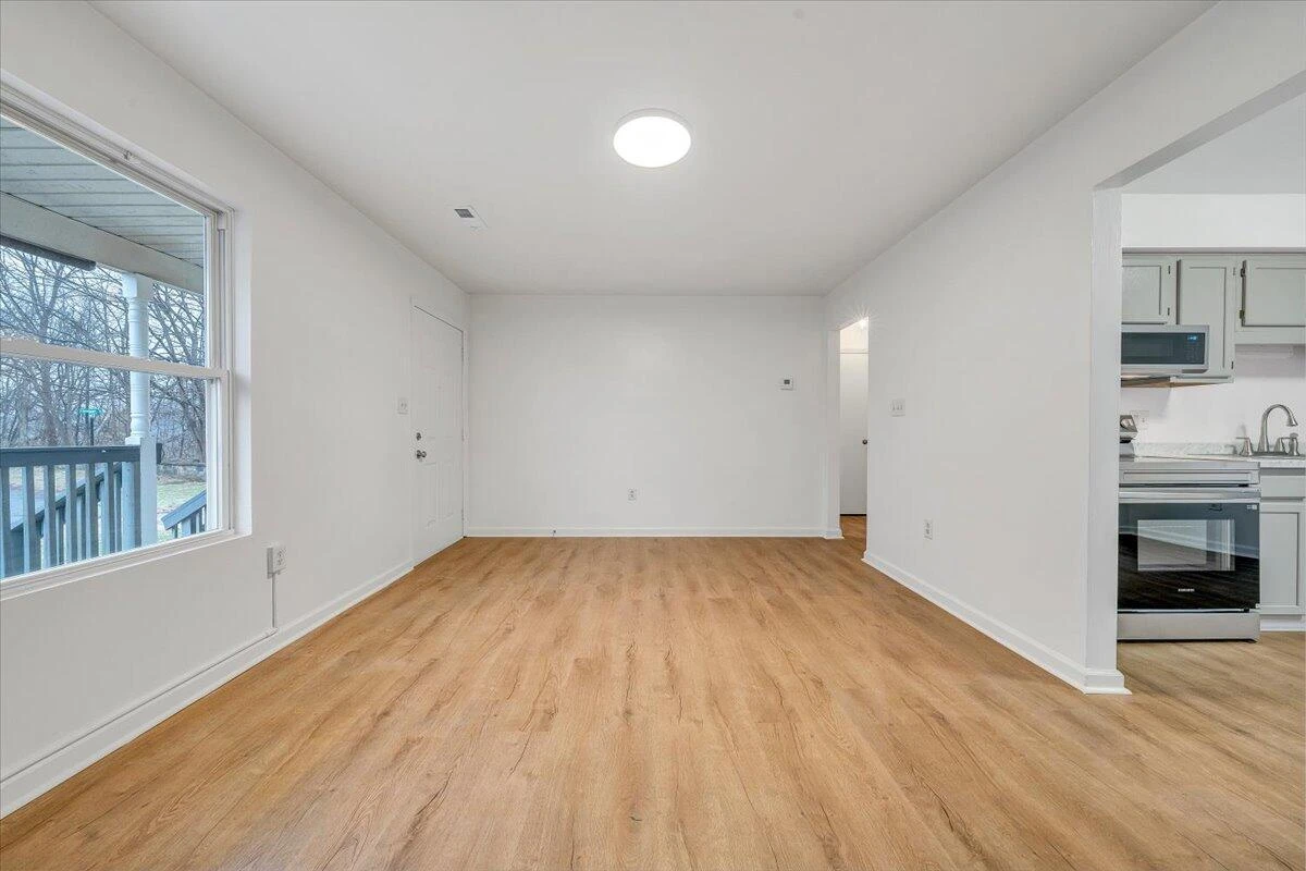 1208 Cleveland AVE SW - Photo 9