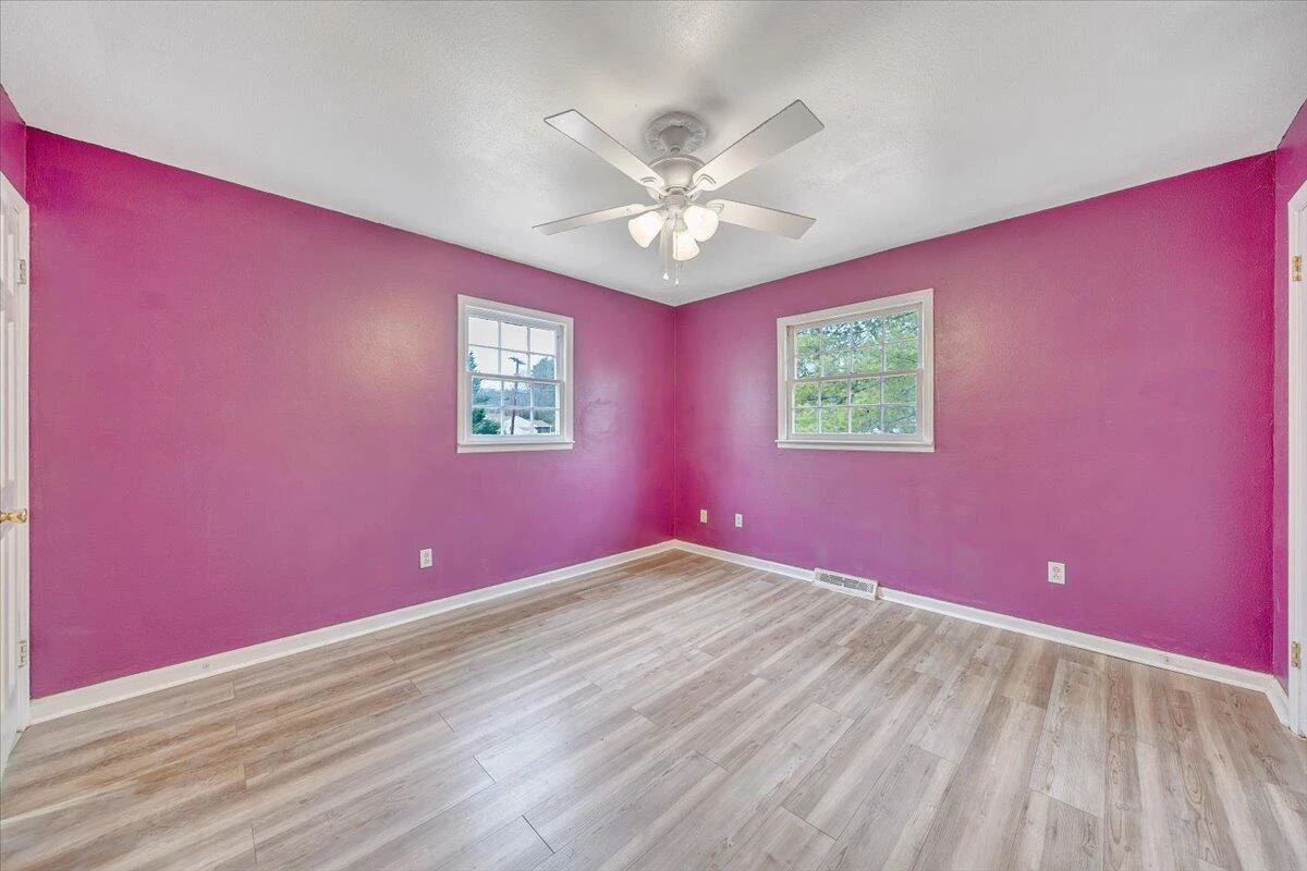 2546 Willowlawn ST - Photo 14