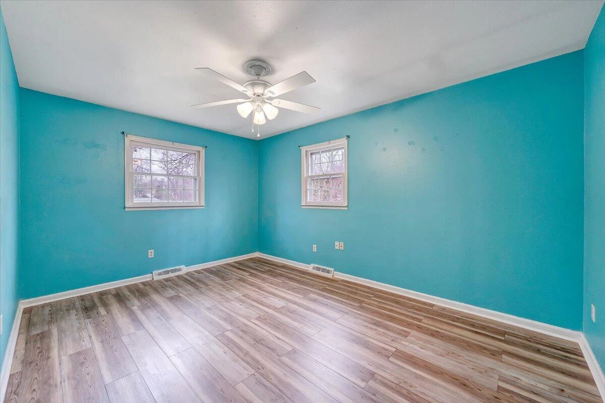 2546 Willowlawn ST - Photo 19