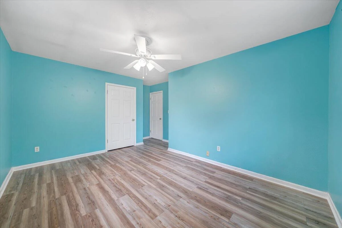 2546 Willowlawn ST - Photo 20