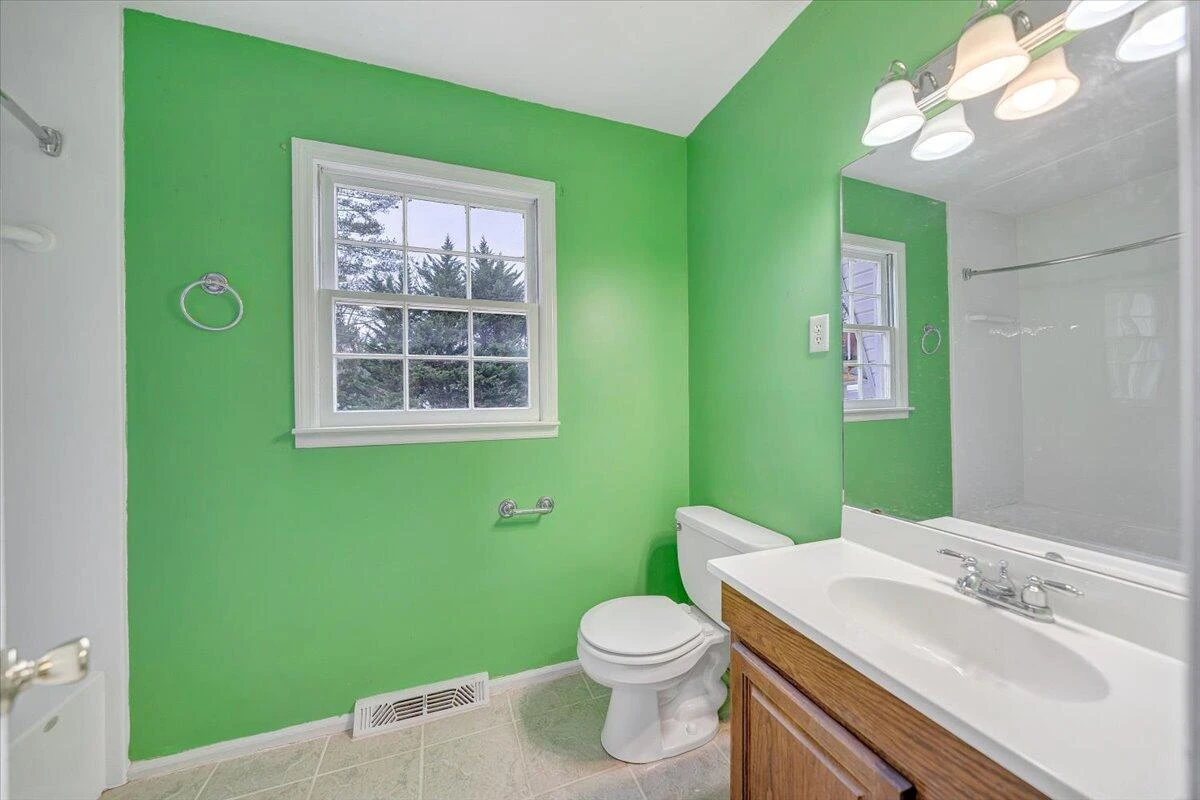 2546 Willowlawn ST - Photo 21