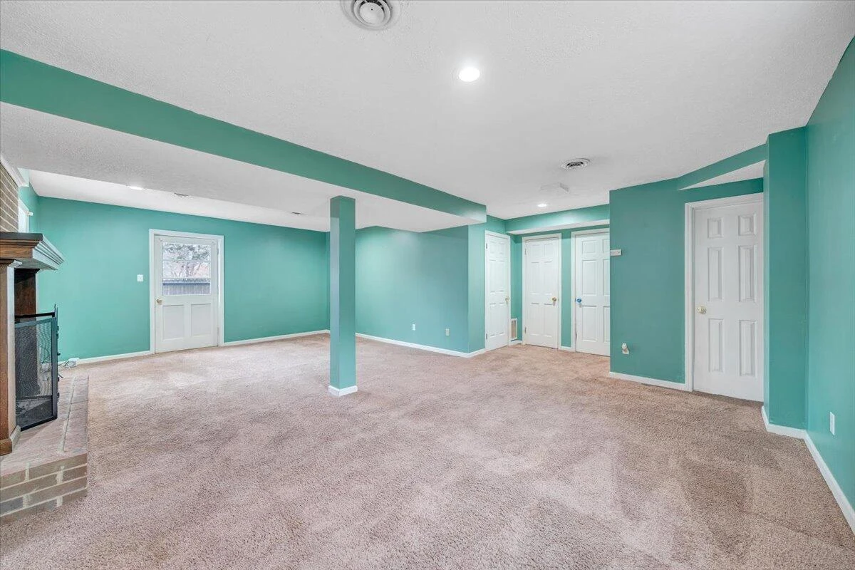 2546 Willowlawn ST - Photo 22