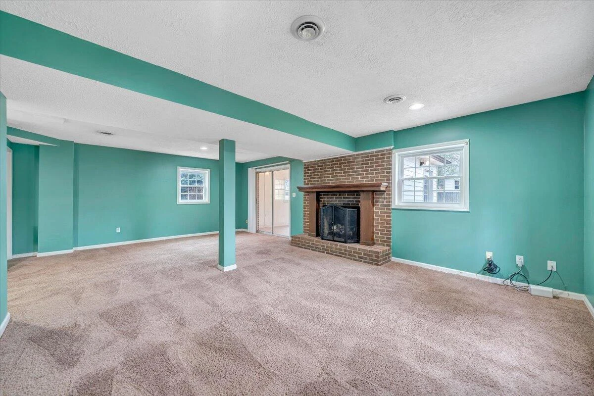 2546 Willowlawn ST - Photo 25