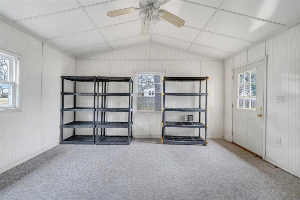 2546 Willowlawn ST - Photo 28