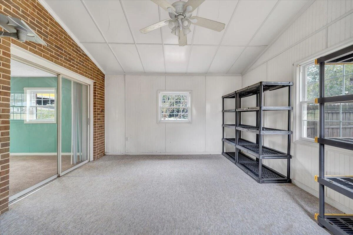 2546 Willowlawn ST - Photo 29