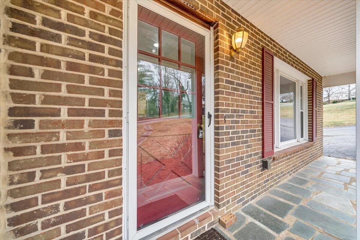 2546 Willowlawn ST - Photo 3