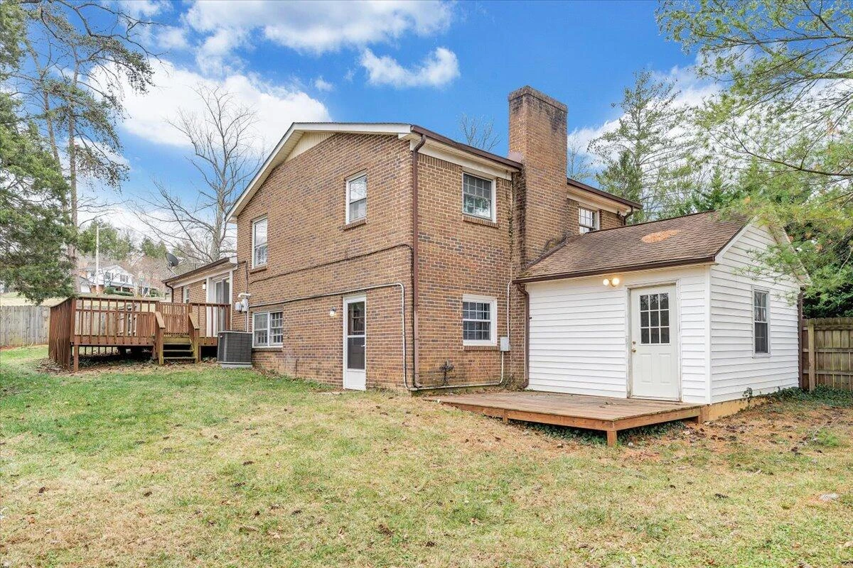 2546 Willowlawn ST - Photo 36