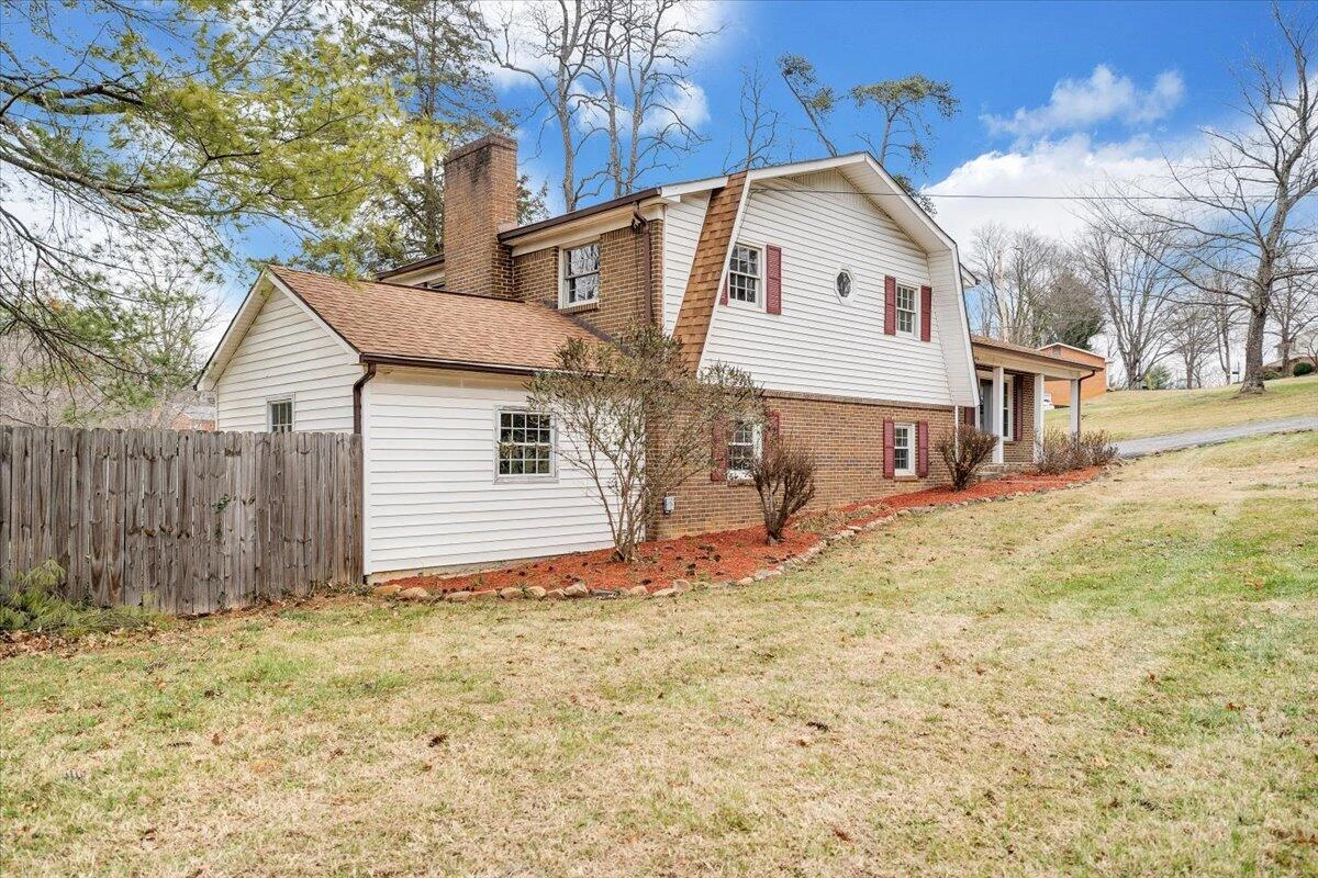 2546 Willowlawn ST - Photo 44