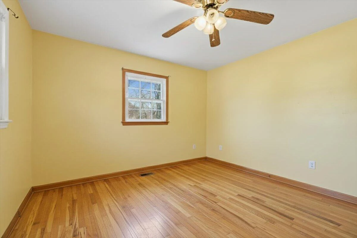 2835 Edwardsville RD - Photo 12