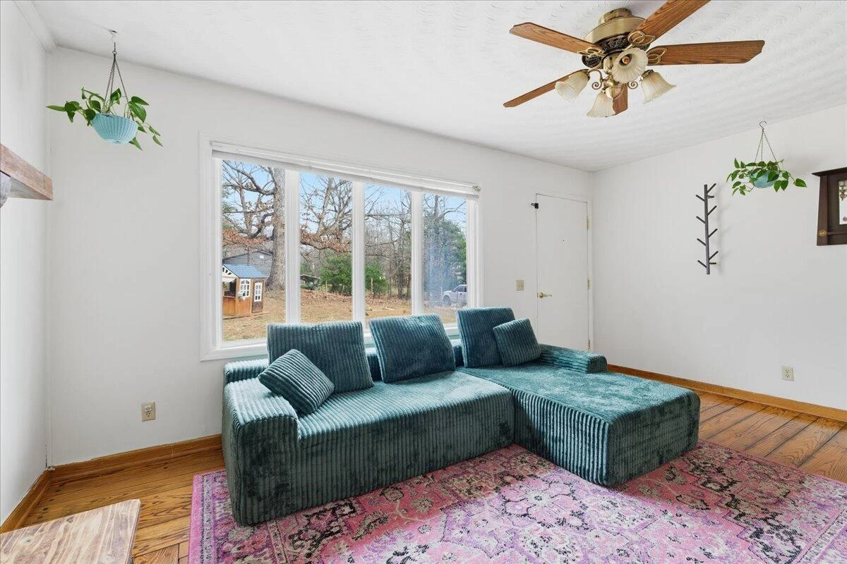 2835 Edwardsville RD - Photo 7