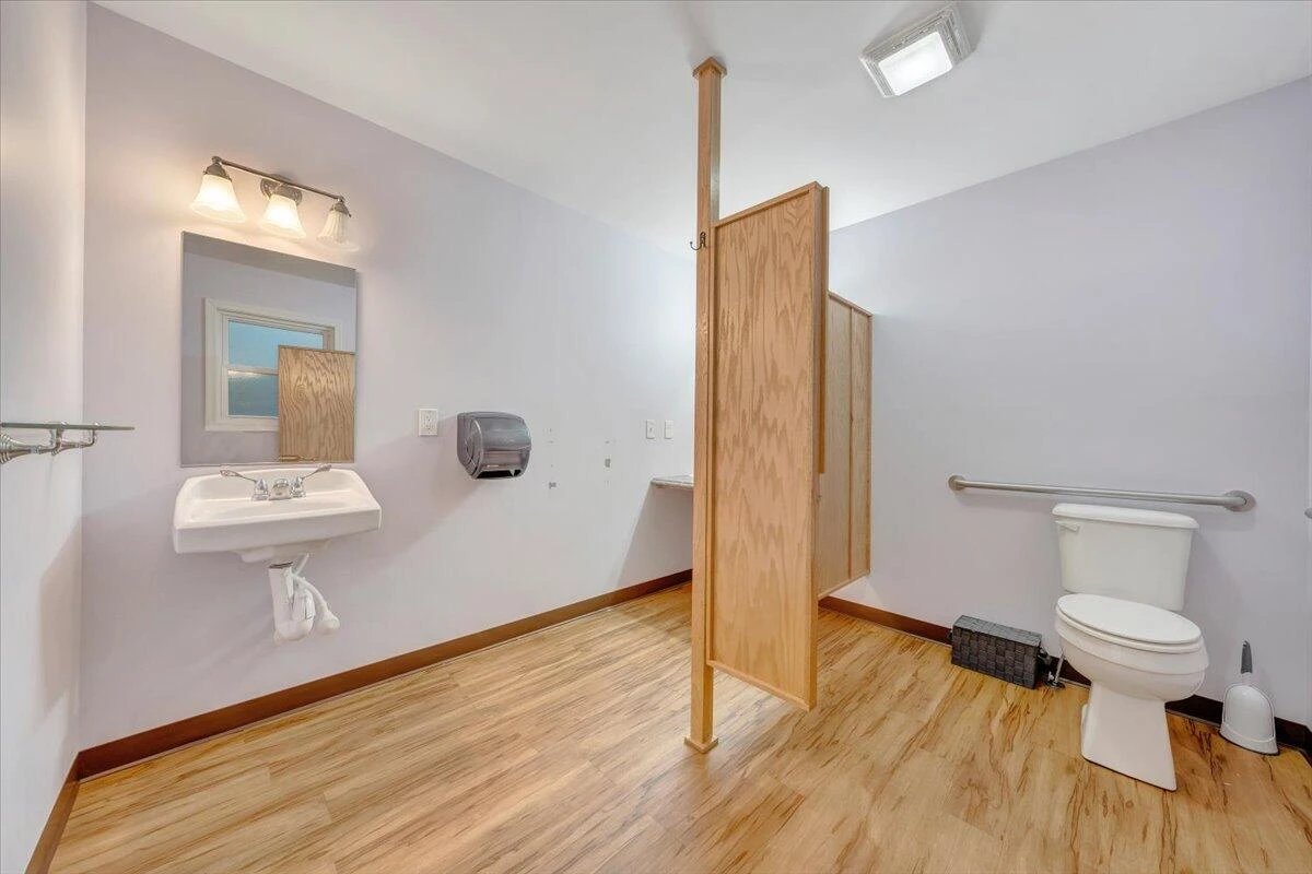 418 N Beverly AVE - Photo 11
