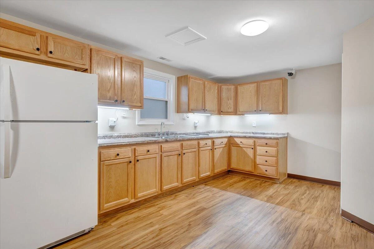 418 N Beverly AVE - Photo 23