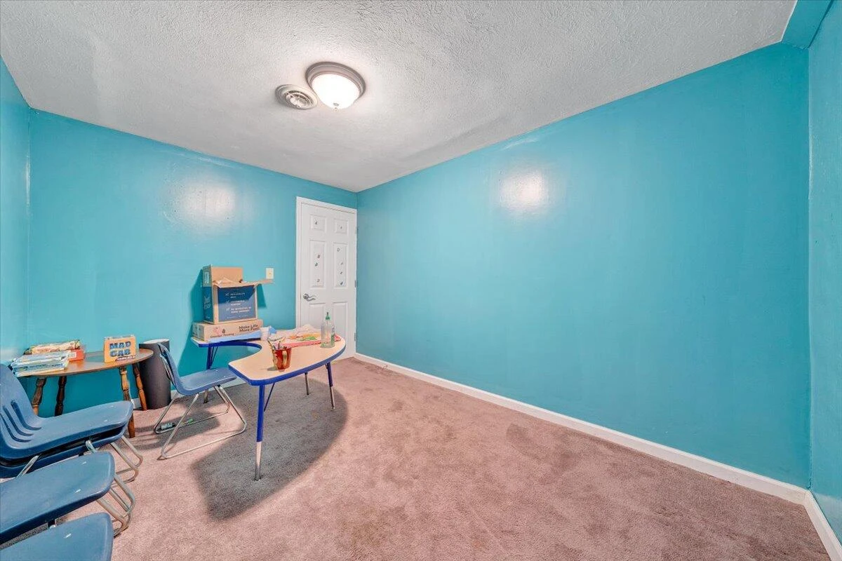 418 N Beverly AVE - Photo 31