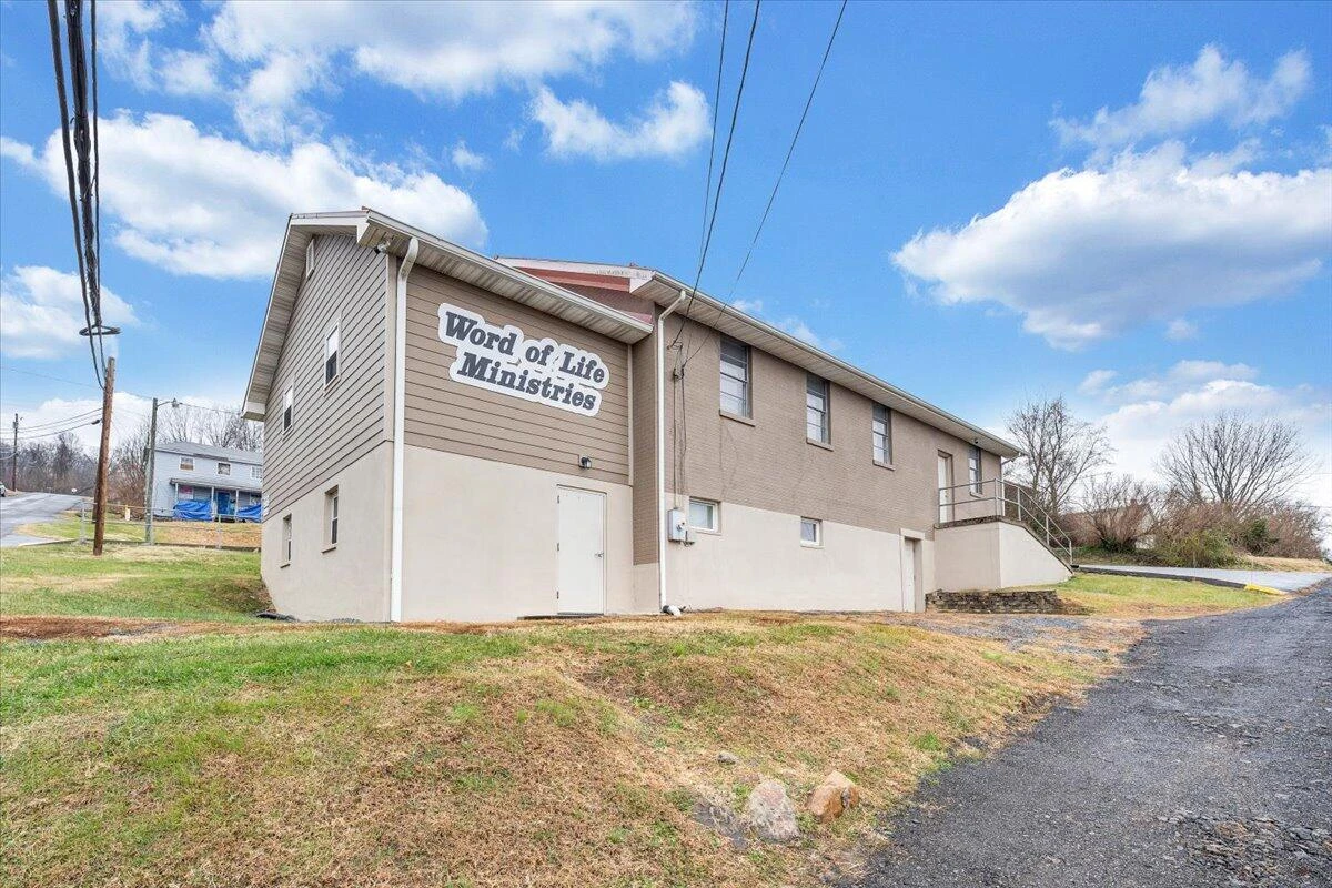 418 N Beverly AVE - Photo 38