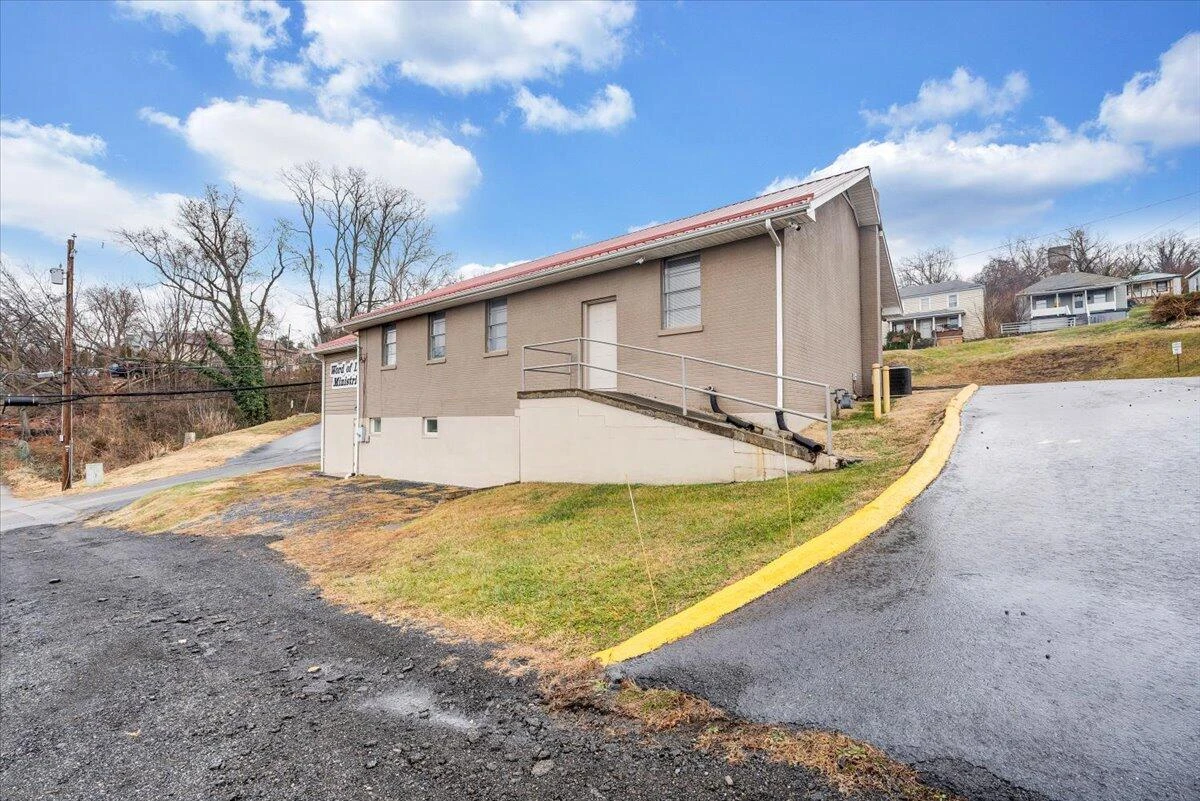 418 N Beverly AVE - Photo 40