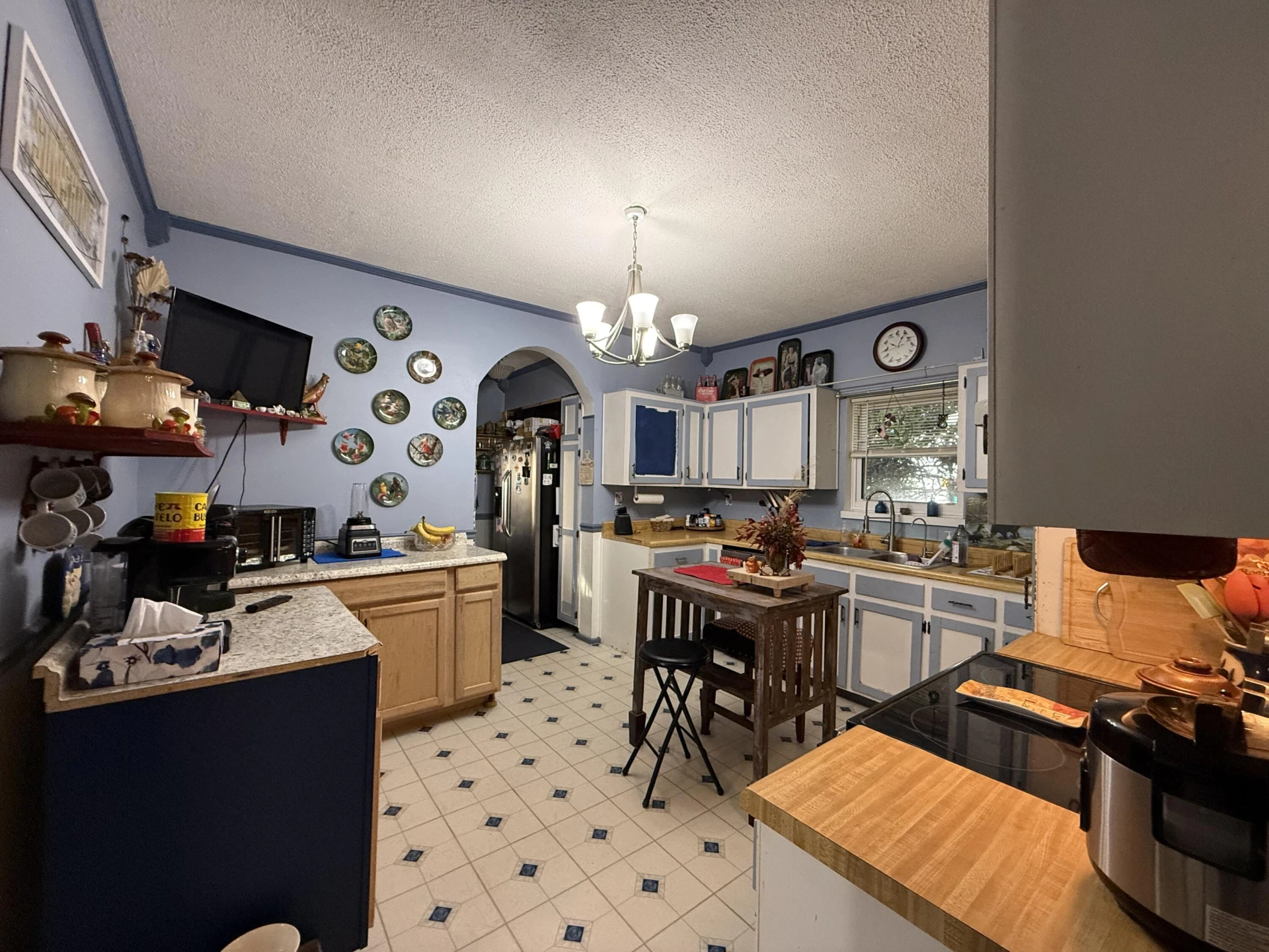 617 Roxbury ST - Photo 8