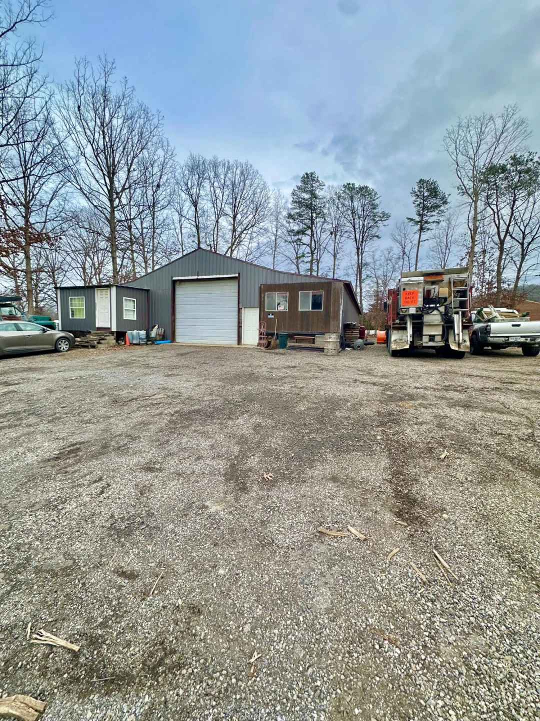 605 Chestnut ST - Photo 2