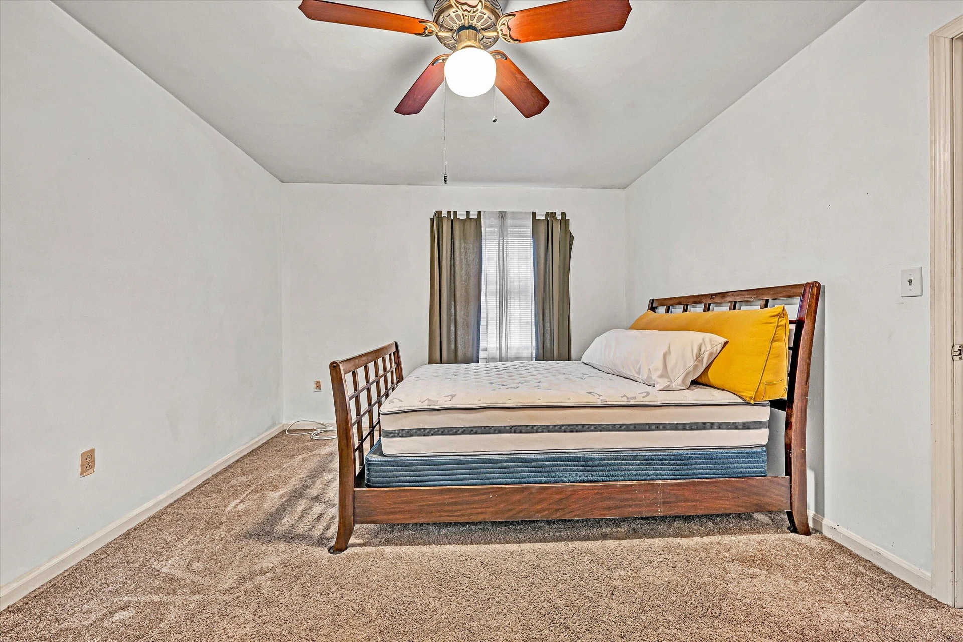 517 Dillon DR - Photo 18