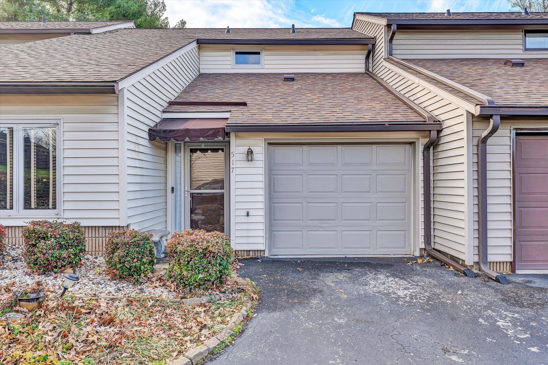 517 Dillon DR - Photo 3