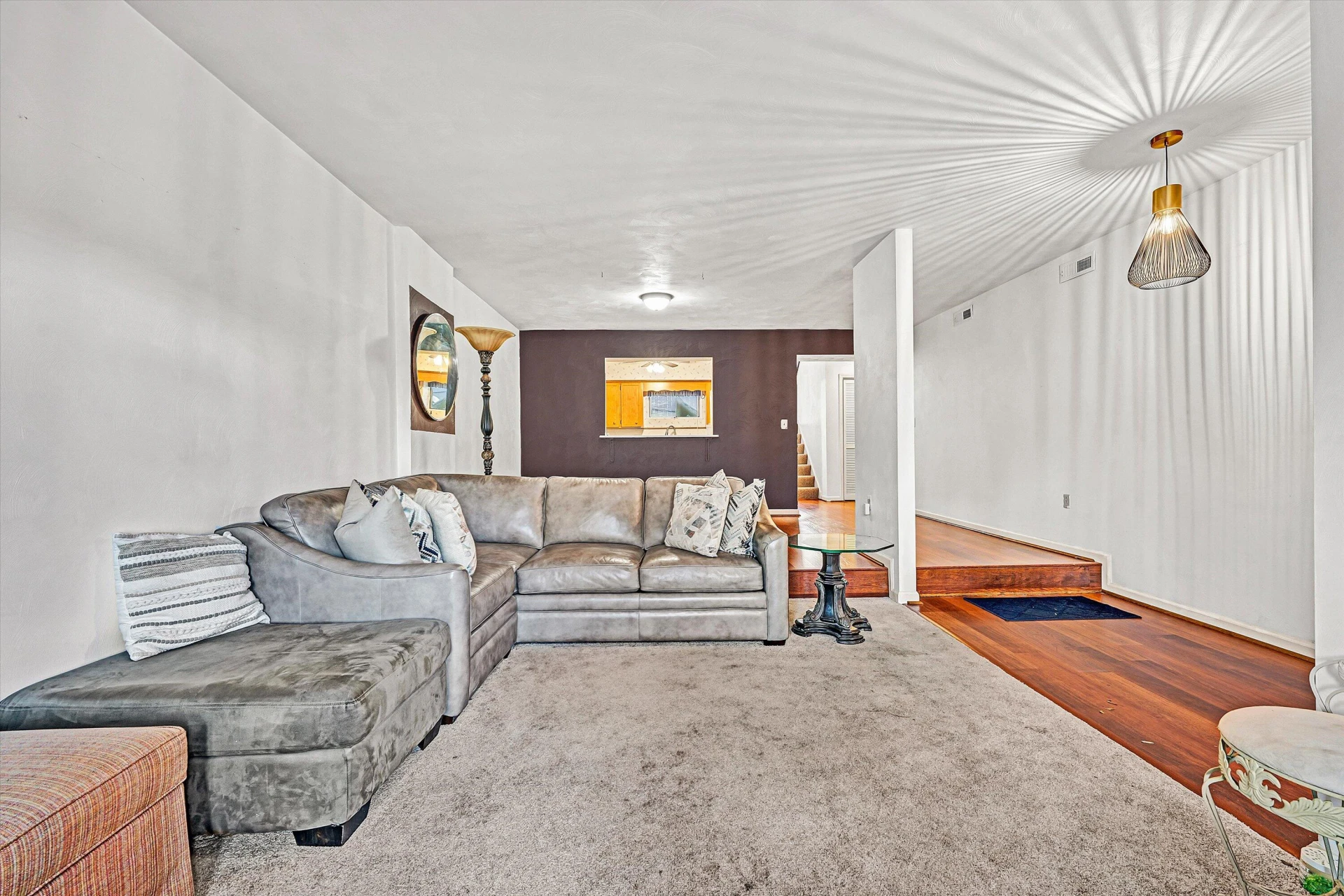 517 Dillon DR - Photo 5