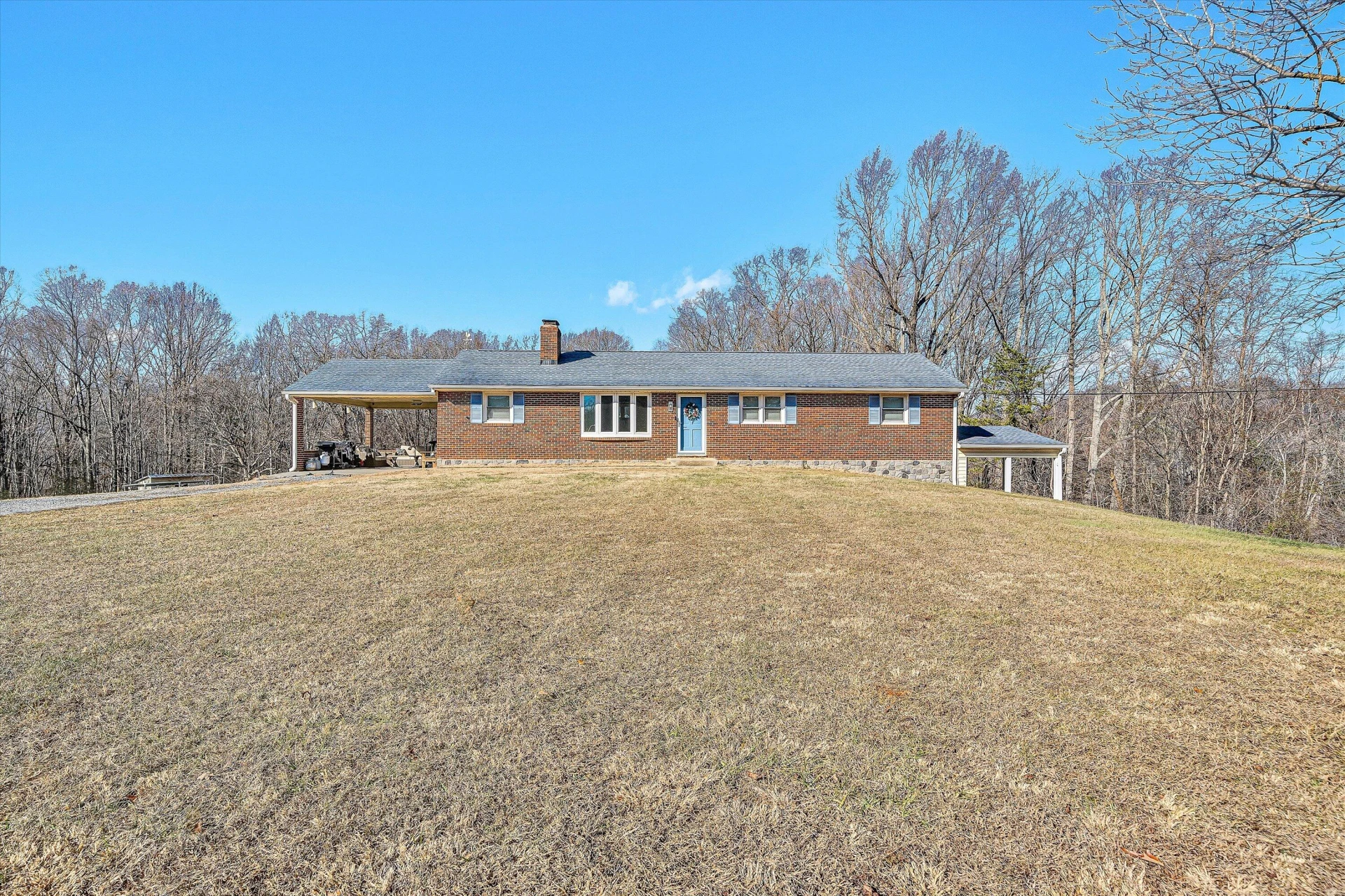 1075 Breezy Hill RD