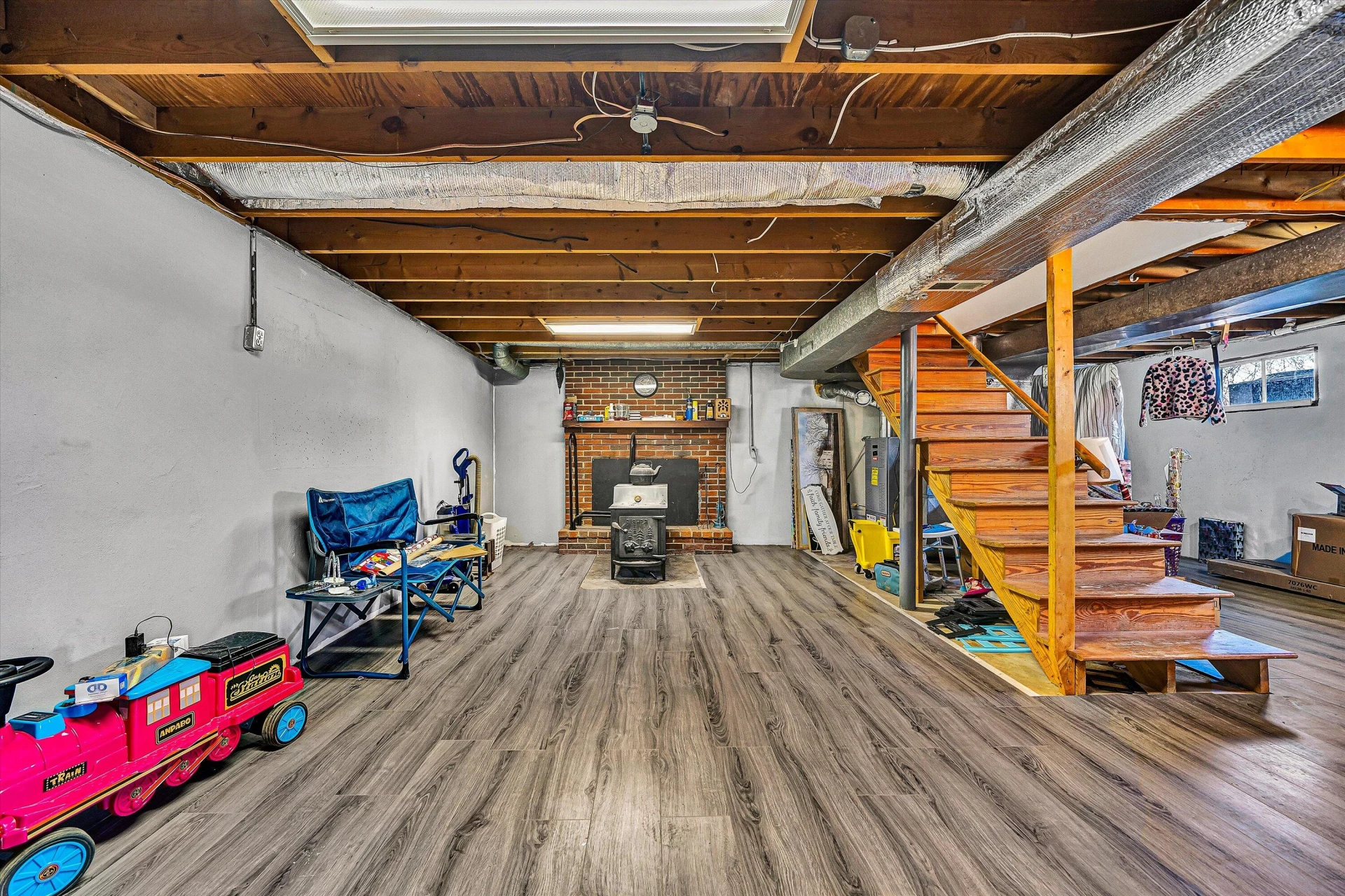 1075 Breezy Hill RD - Photo 16
