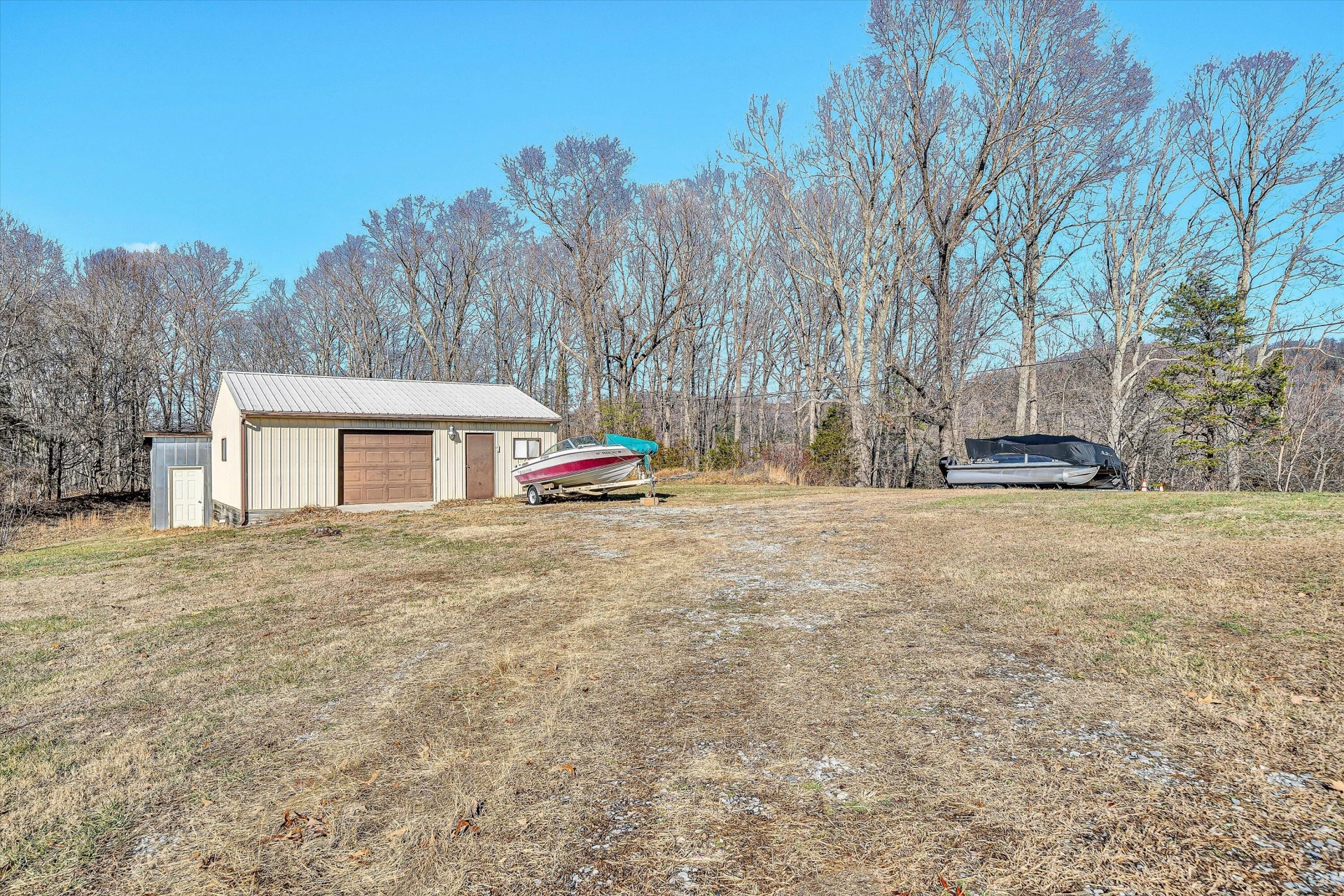1075 Breezy Hill RD - Photo 20