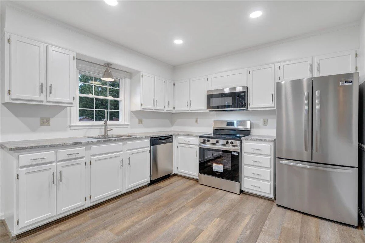 5030 Jonathan LN - Photo 12