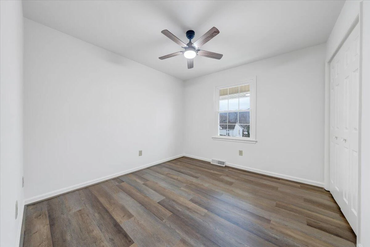 5030 Jonathan LN - Photo 18