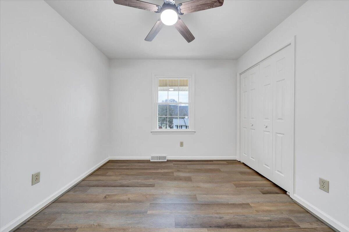 5030 Jonathan LN - Photo 19