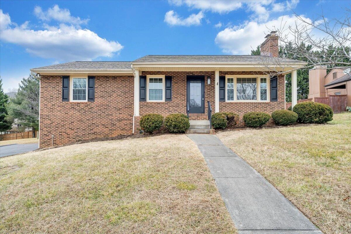 5030 Jonathan LN - Photo 2