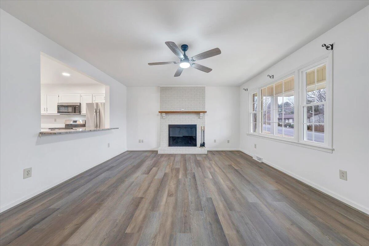 5030 Jonathan LN - Photo 4