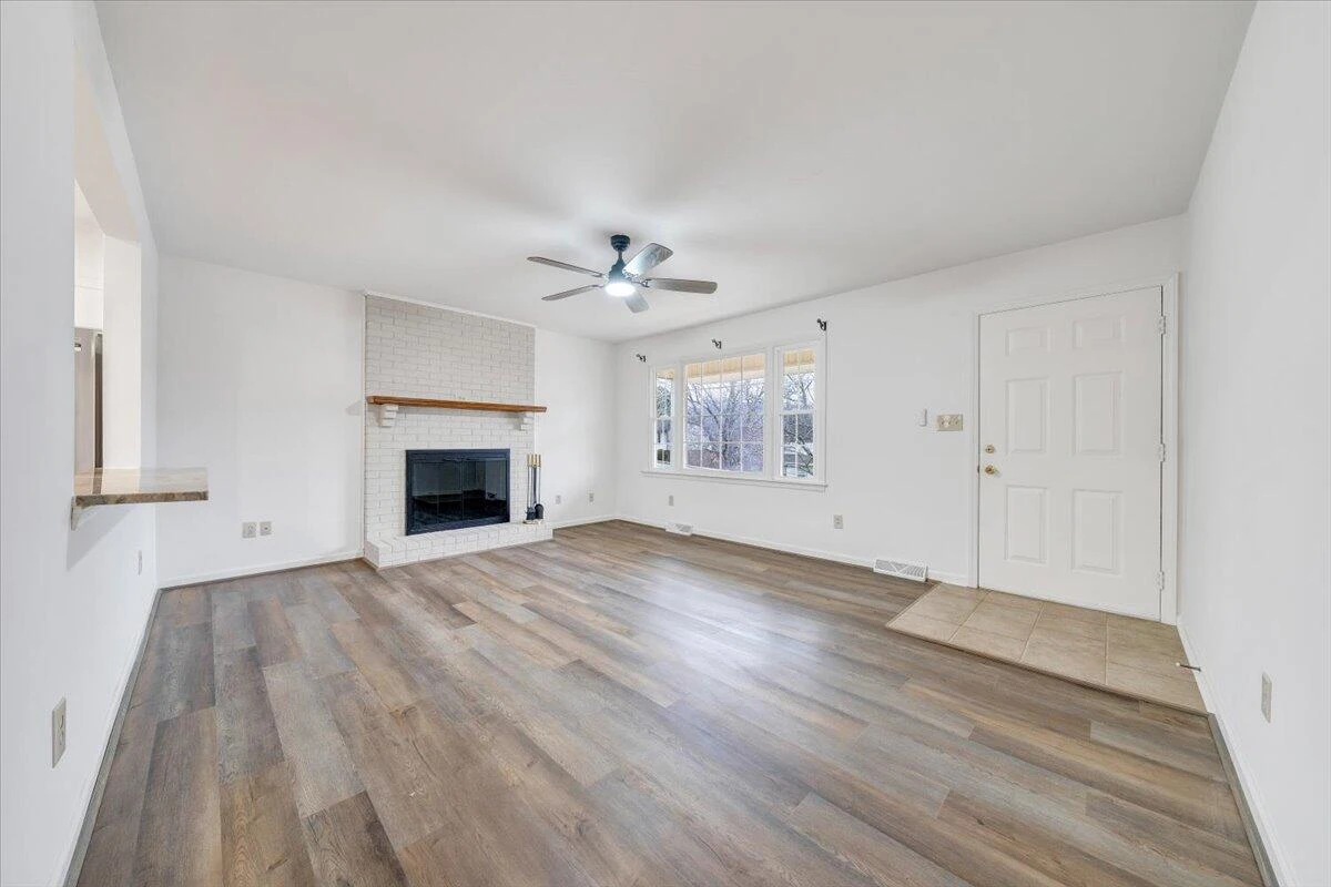 5030 Jonathan LN - Photo 6