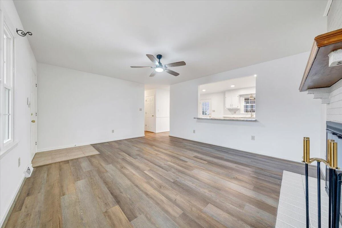 5030 Jonathan LN - Photo 7
