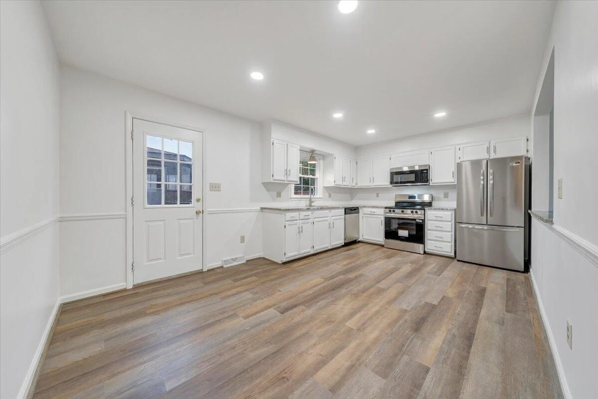 5030 Jonathan LN - Photo 9
