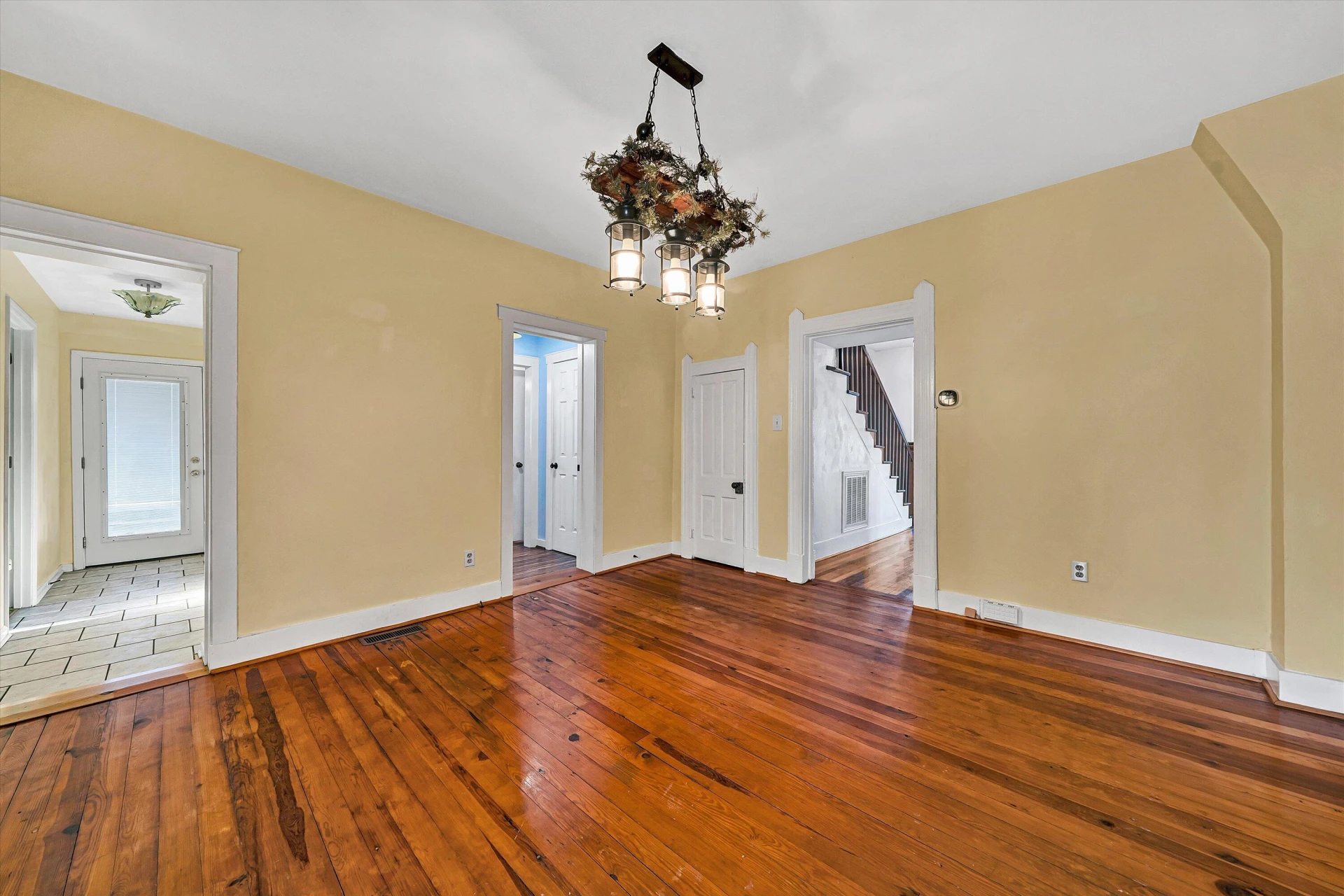 8 Middle ST - Photo 11